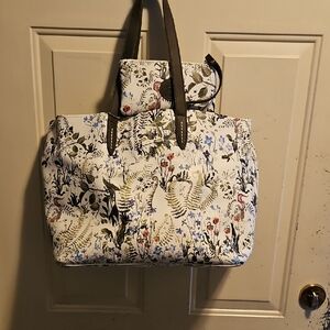 Roots Botanical Print Tote in White and Green